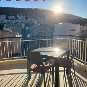 F4 120 M2 10 Minutes A Pieds Du Vieux Nice